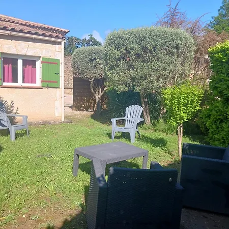 Apartment Climatise Avec Jardin