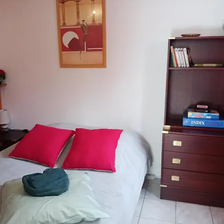 Maisonnette Climatisee Avec Jardin Apartment Sabran