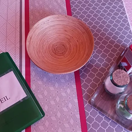 Maisonnette Climatisee Avec Jardin アパート Sabran