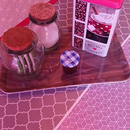 Maisonnette Climatisee Avec Jardin アパート Sabran